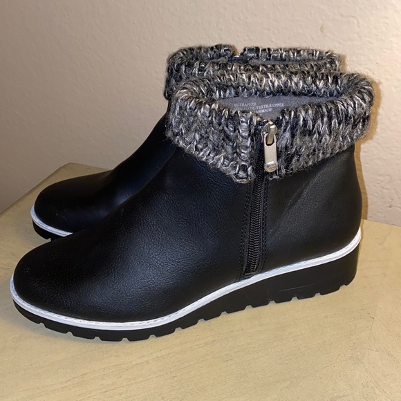 Adrienne Vittadini Sport Trapeza Boots 